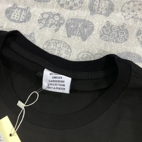 Vetements Living Legend Black T-Shirt - Picture 6 of 10